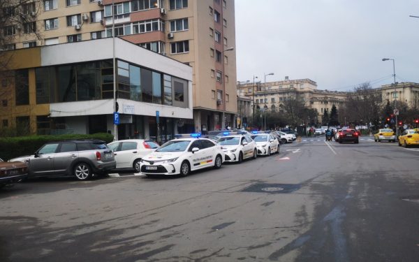 Poliția verifică parcările de la Sala Palatului: Amenzi pentru șoferi