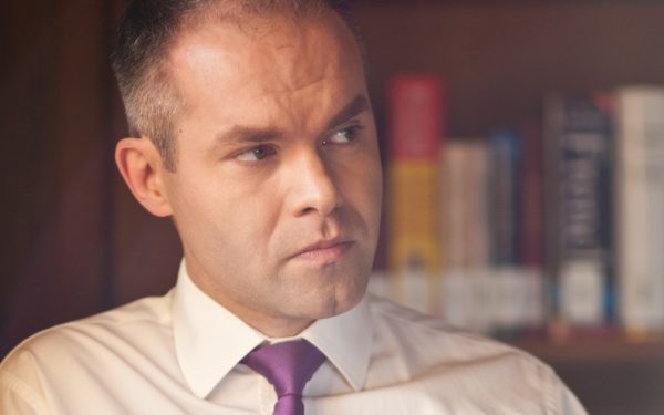 Funeriu: Manualele din România, „bune de tricouri”, față de cele din Europa