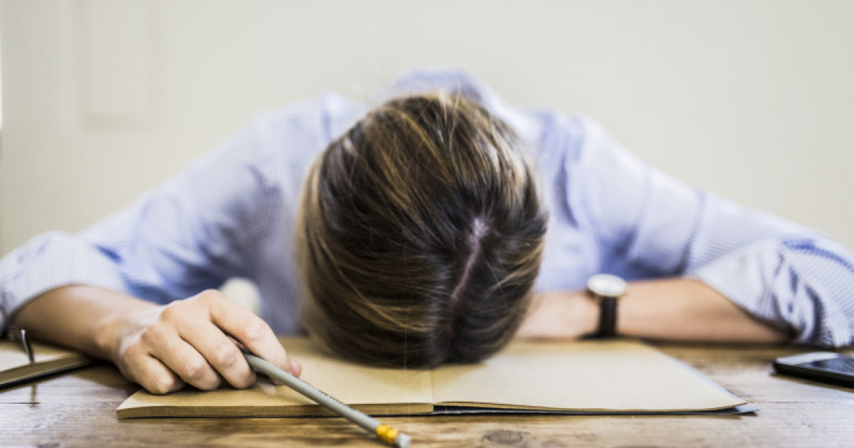 Legea pentru prevenirea burnout-ului, inițiată de USR, a fost respinsă de Senat în cadrul unei votări rezervate, care a înregistrat opoziția majoritară a celorlalte partide parlamentare