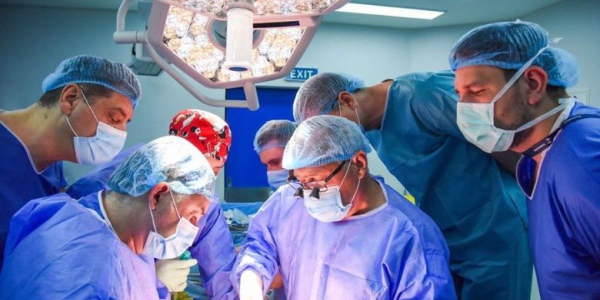 Tânăr salvat de o boală gravă de ficat: Un nou tratament face minuni