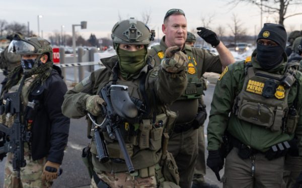 Franțuzoaică de 86 de ani, încătușată de ICE: Venise în SUA pentru dragoste