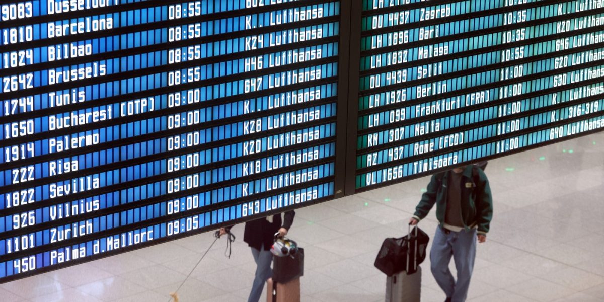 Greva PILOȚILOR Lufthansa: Sute de zboruri ANULATE marți în Germania