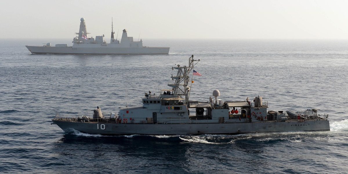 Marea Britanie cheamă Franța: Rusia, pericole pe mare