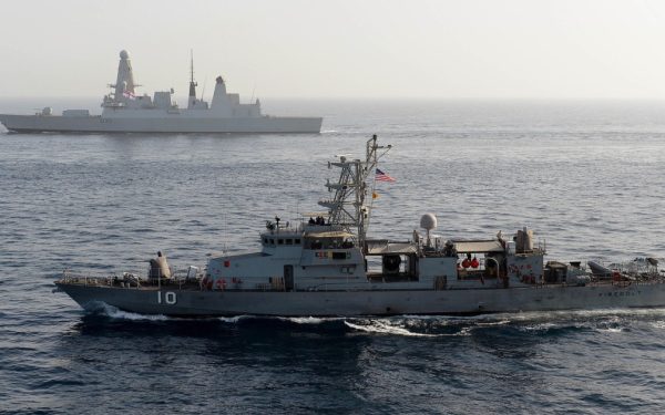 Marea Britanie cheamă Franța: Rusia, pericole pe mare