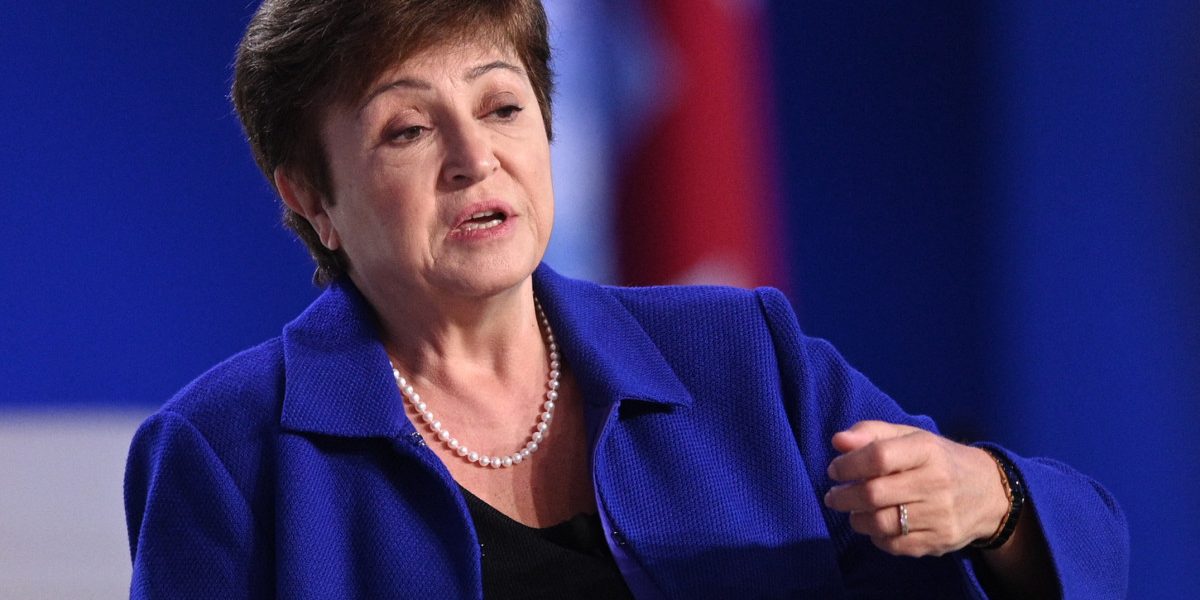 Georgieva (FMI): Crizele suprapuse inflamează prețul energiei. Petrolul, scump pân’ în 2027