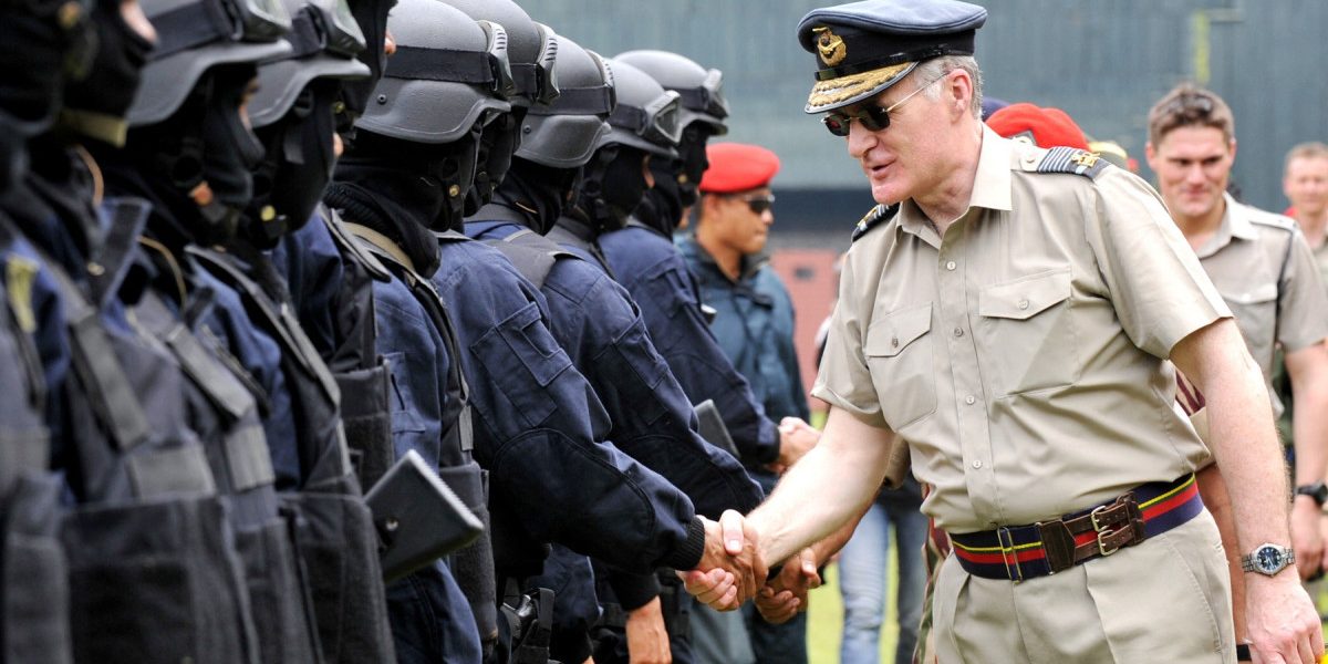 Fost șef al armatei britanice, avertisment dur: UK, vulnerabilă!