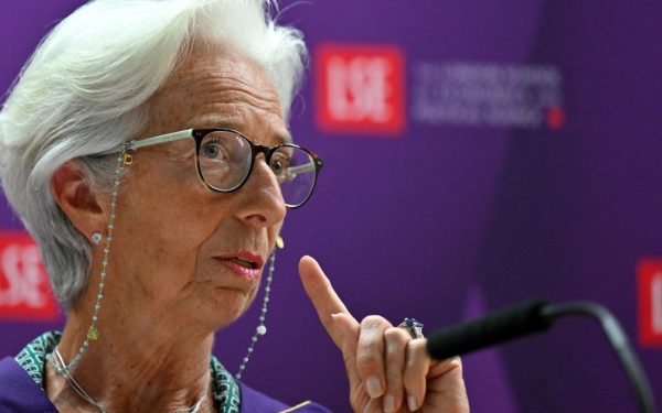 Lagarde, șefa BCE, trage un semnal de alarmă: Economia Europei, pe muchie de cuțit