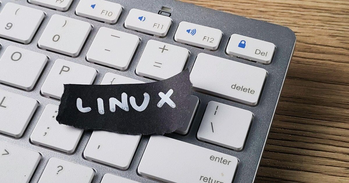 Franța renunță la Windows: Vrea să migreze la Linux pentru suveranitate digitală
