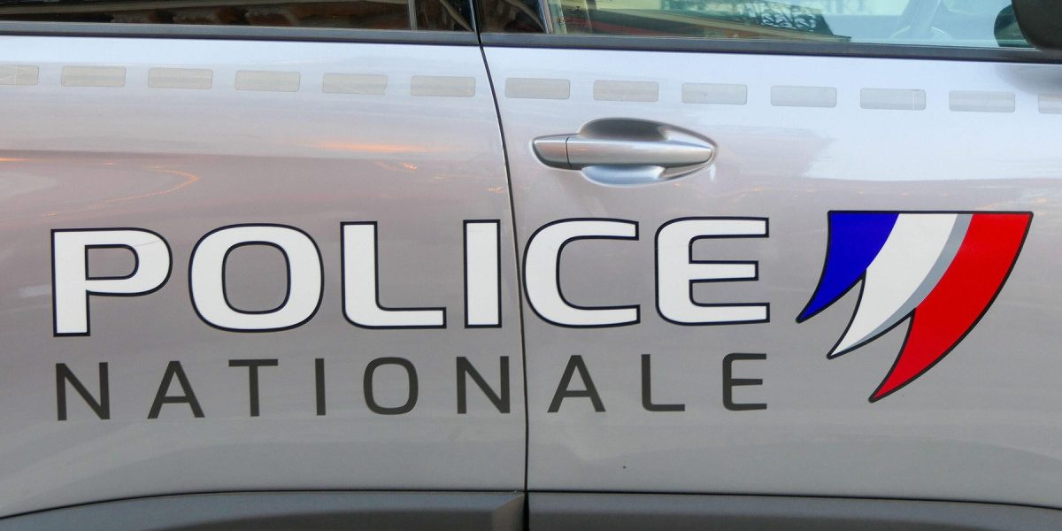 Copil de 9 ani, ținut captiv de tată în Franța: Subnutrit și incapabil să meargă