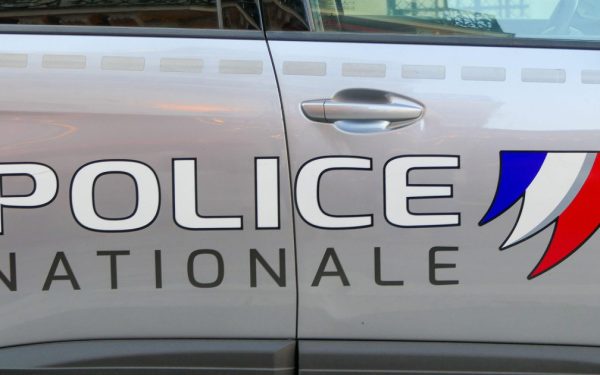 Copil de 9 ani, ținut captiv de tată în Franța: Subnutrit și incapabil să meargă