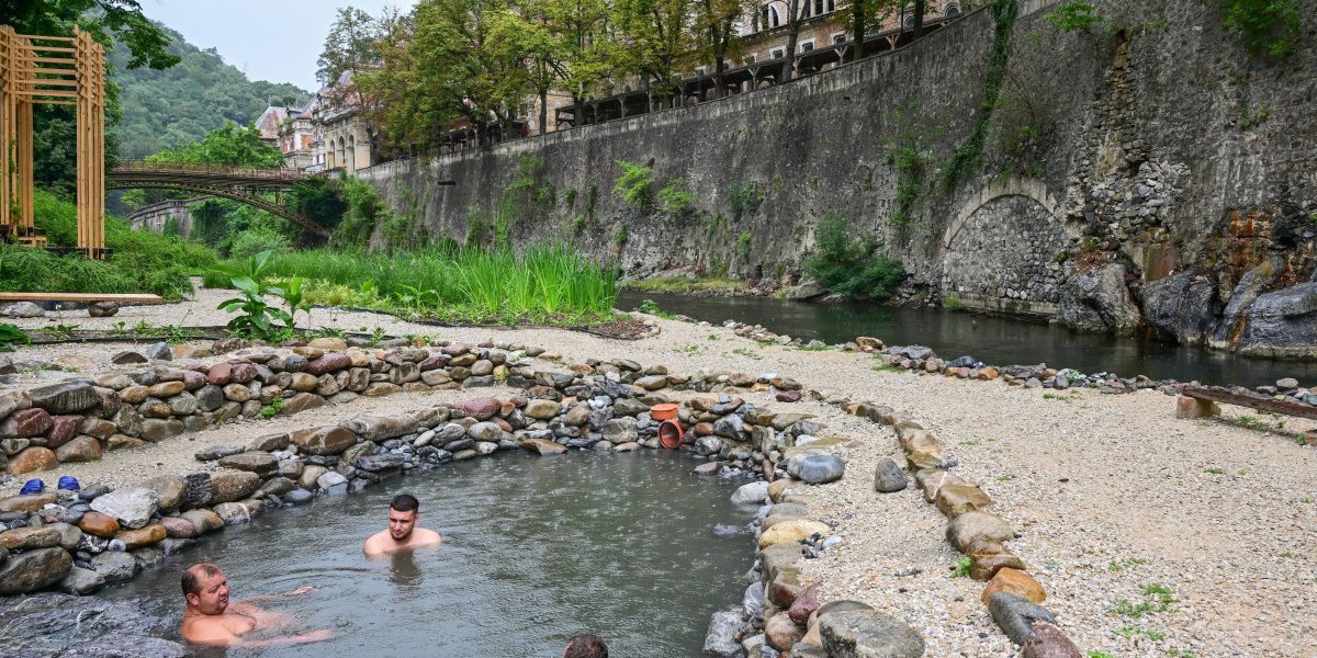 Bilete de tratament balnear 2026, aprobate de Ministerul Finanțelor: Cine beneficiază gratuit