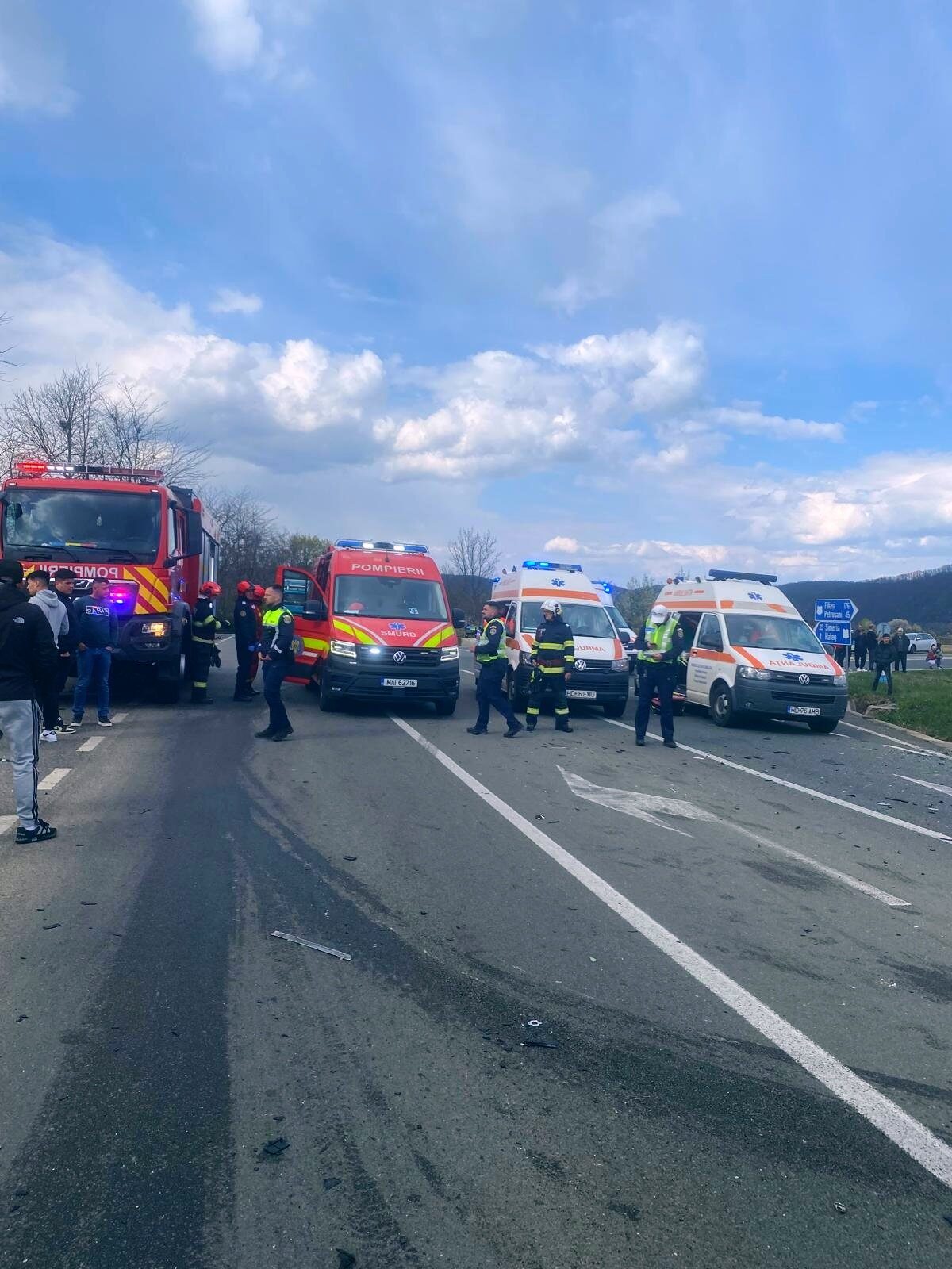 Un mort și patru răniți în Hunedoara: Accident cumplit