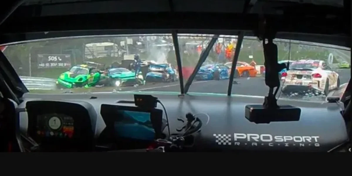 VIDEO: Moarte pe Nurburgring: Un pilot a murit, șase răniți pe circuit