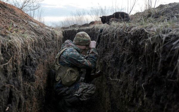 Ucraina și Rusia: Acuzații reciproce după armistițiul de Paște, sute de încălcări