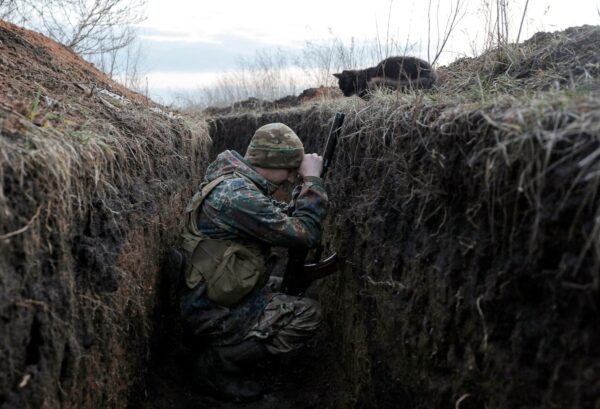 Ucraina și Rusia: Acuzații reciproce după armistițiul de Paște, sute de încălcări