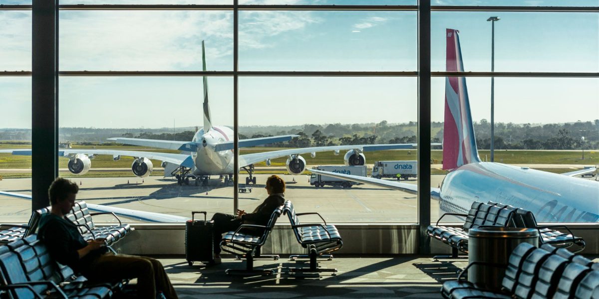 Taxa de ”protecție” la agențiile de turism: Românii, ținte ușoare