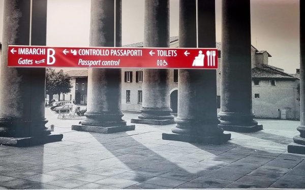 Italieni, „rătăciți” din Italia la Craiova: Zbor spre Cracovia ratat, vacanță reușită!