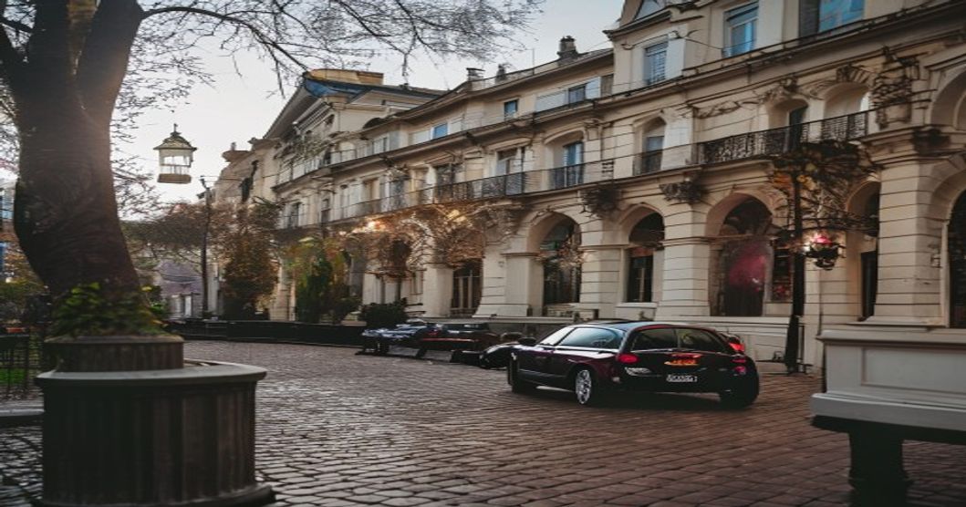 Dezafectare în Parcul Cișmigiu: Poliția Locală a închis un salon și o terasă
