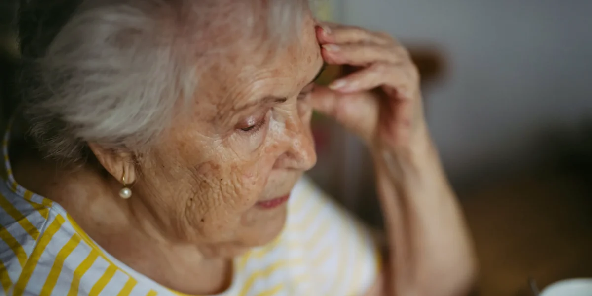 Pensionari, lăsați fără bani: Ajutoarele sociale, în pericol. Frica de ruină, în România