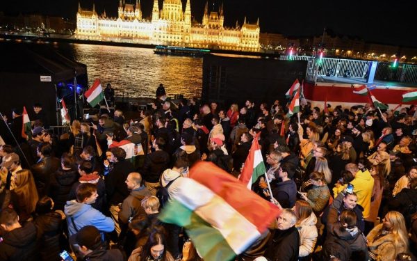 Politicianul Tisza, dans electoral viral: Cine e vedeta TikTok-ului?