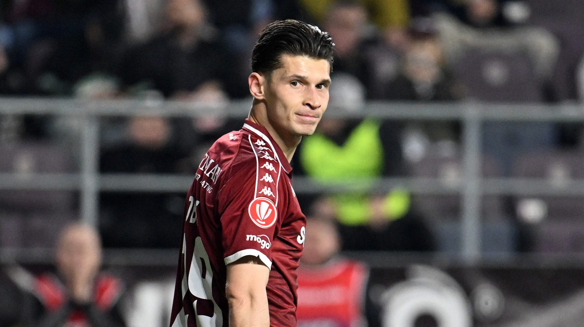 Alex Dobre răspunde dur la criticile lui Dan Nistor și reacționează la incidentele de pe stadion Noul conflict dintre jucători și suporteri a ieșit în evidență după ultimele meciuri disputate de Rapid