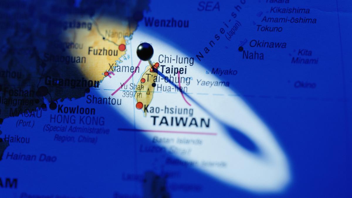 În Taiwan, discuțiile despre securitatea națională au fost reanimate de o dezbatere mai veche, în contextul în care Statele Unite ale Americii își concentrează resursele pe alte fronturi