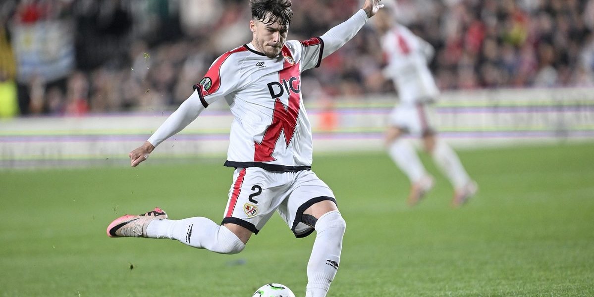 Rayo Vallecano, echipa fundașului român Andrei Rațiu, a obținut o victorie categorică, scor 3-0, în fața formației AEK Atena, la care evoluează Răzvan Marin