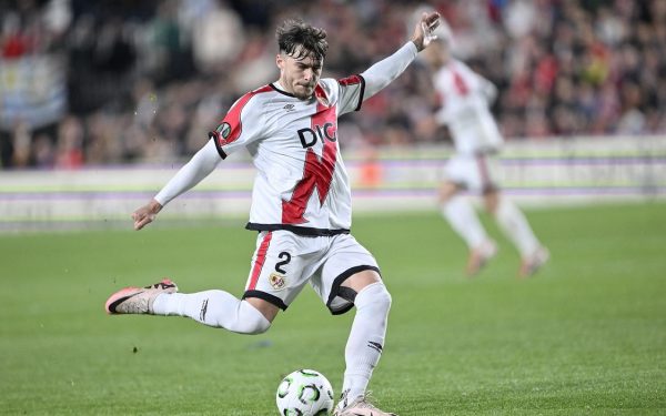 Rayo Vallecano, echipa fundașului român Andrei Rațiu, a obținut o victorie categorică, scor 3-0, în fața formației AEK Atena, la care evoluează Răzvan Marin