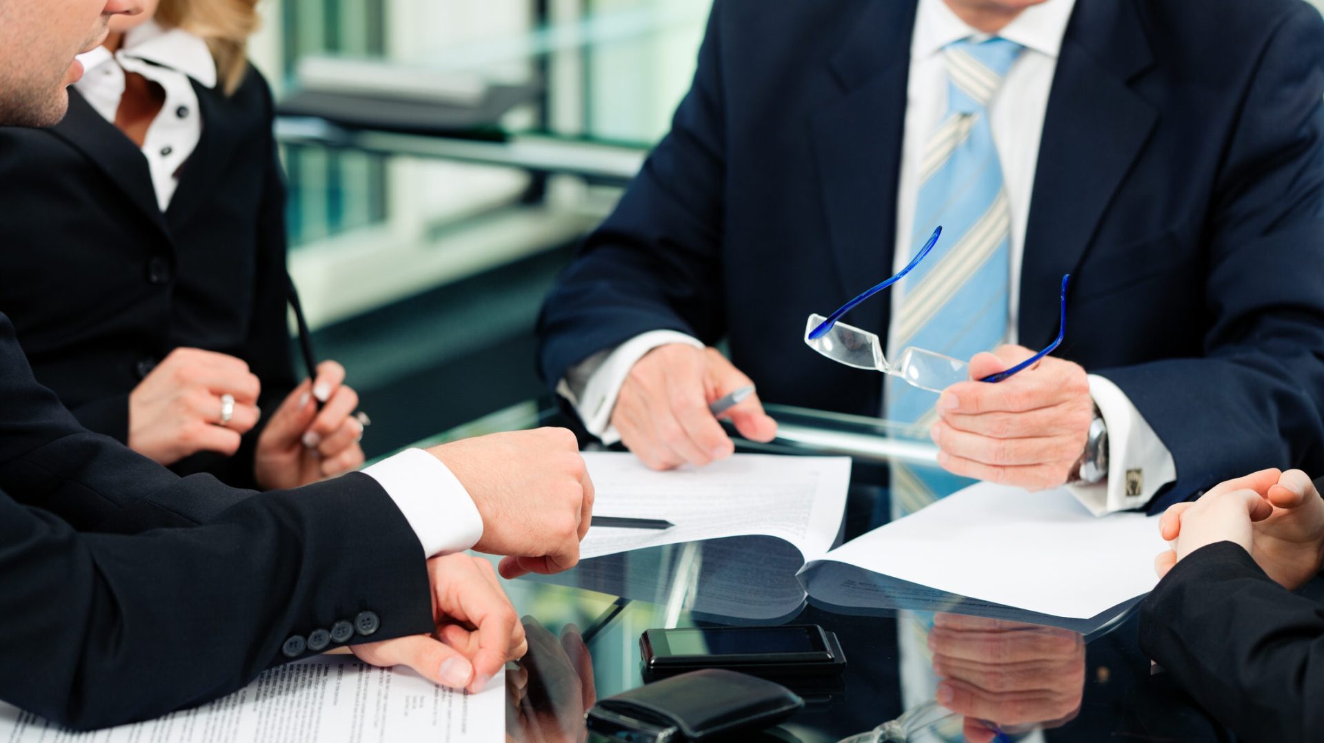 Transparența salarială devine obligatorie pentru companiile din Uniunea Europeană, după ce a intrat în vigoare o nouă directivă ce impune obligații stricte privind egalitatea de plată între angajați