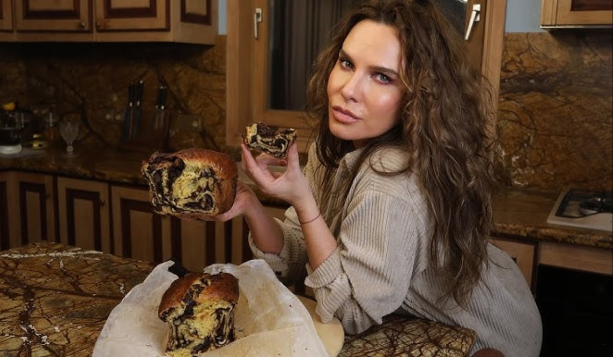 Anna Lesko păstrează tradiția pascală și pregătește acasă cozonacul preferat Anna Lesko, cunoscută pentru cariera sa și pasiunea pentru bucătărie, a ales în acest sezon să păstreze tradiția și să pregătească acasă cozonacul de Paște, evitatând trendul business-urilor din domeniu