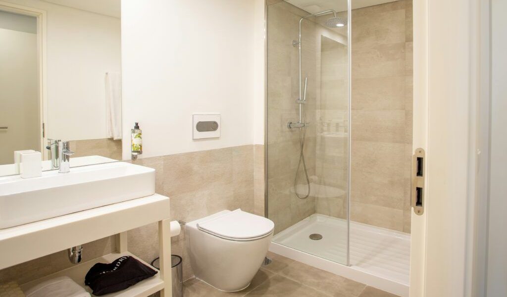 Baia ta, un focar de microbi: 9 locuri uitate la curățenie