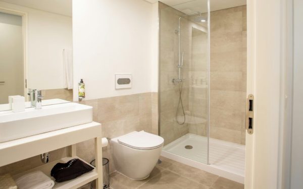 Baia ta, un focar de microbi: 9 locuri uitate la curățenie