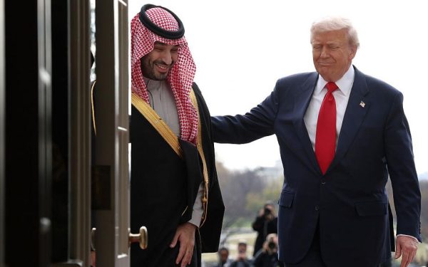 Arabia Saudită, cu frică de „Poarta Lacrimilor”, se dezice de război și-l presează pe Trump