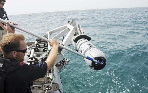 SUA trimit drone submarine în Ormuz: Război împotriva minelor iraniene