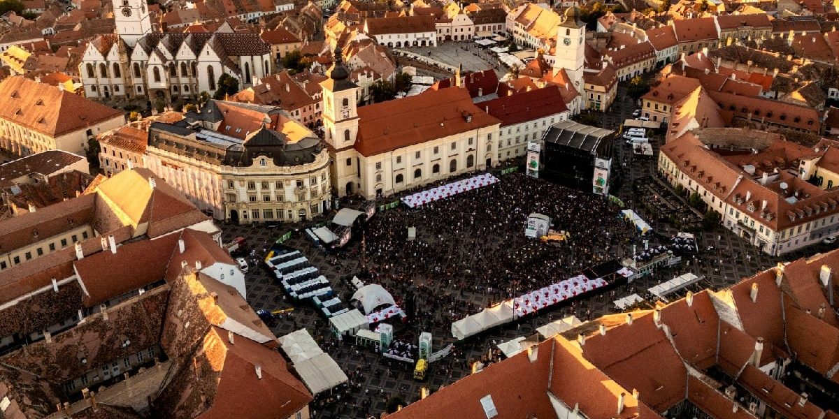 Festival în România: Banii pe bilete, returnați, apoi acces gratuit