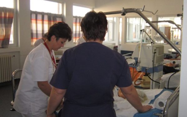 OAMGMAMR, partener în INTENSIV+: Îngrijirea pacientului critic, prioritate