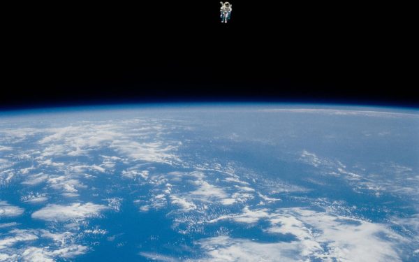 NASA: Astronautul a zburat liber în spațiu, la 1984. De ce riscul extrem?