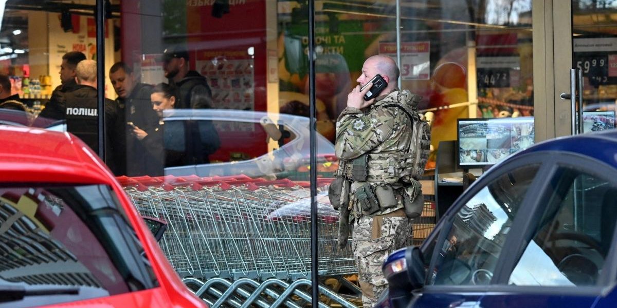 Atac armat sângeros la Kiev: Cel puțin șase morți, atacatorul ucis