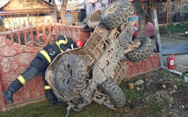 Accident de Paște: ATV răsturnat pe gard într-o localitate din România