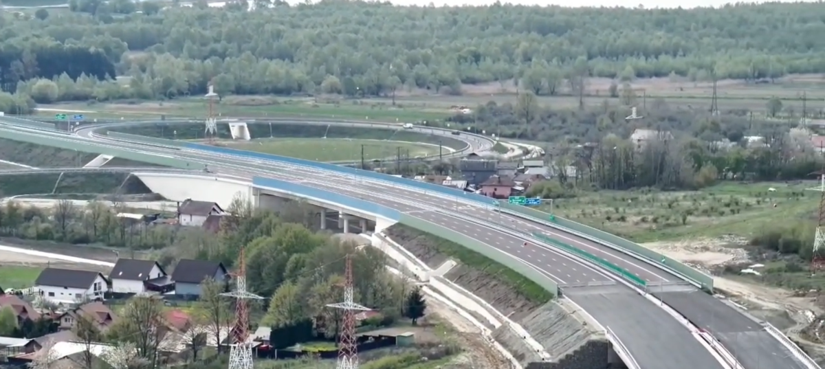 Autostrada Sibiu-Pitești: Un sector s-ar putea deschide înainte de termen