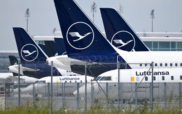 Lufthansa anulează 20.000 de zboruri: Sibiu, lovit de criza combustibilului