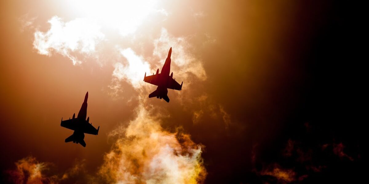 Șoc în aviație: Piloți, prinși cu poze, au prăbușit două avioane militare!