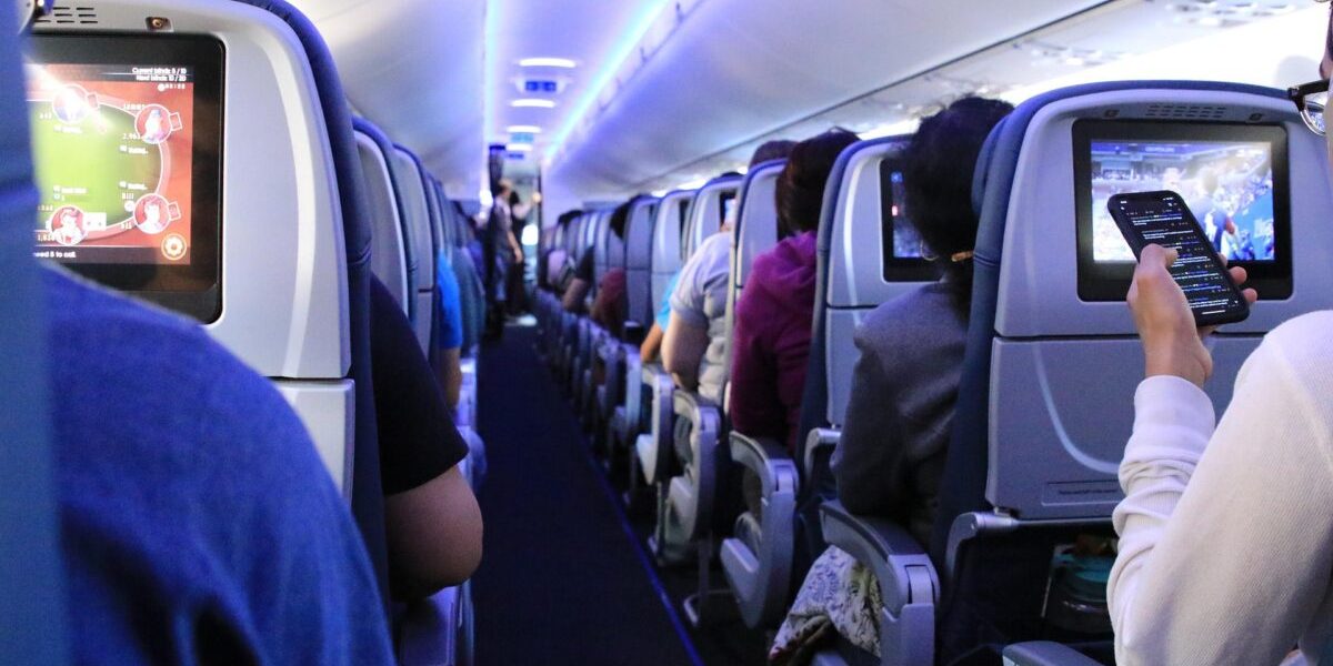 Madrid: FURIE la bordul unui avion. Ce s-a întâmplat