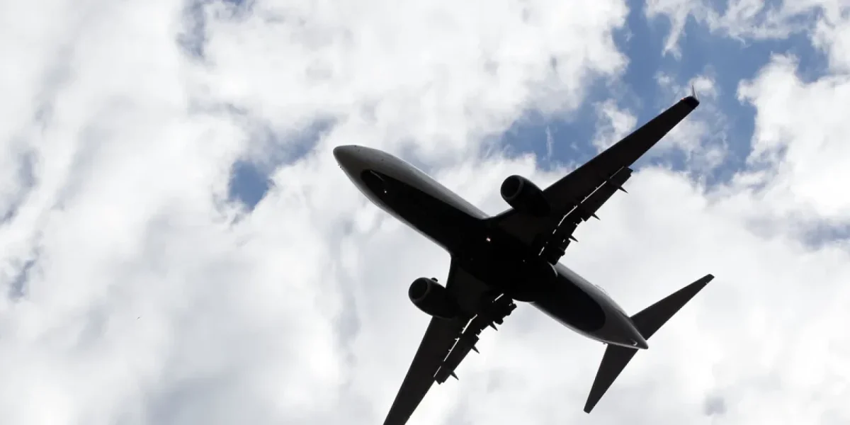 Atenție, Vacanță de Vară! Ce Trebuișe să Știi dacă ai Bilete de Avion