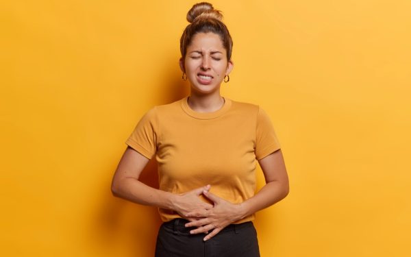 Evită balonarea după masă: Sfaturi simple de la specialiști pentru un abdomen plat