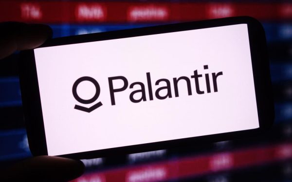 Bani EU, pe filiera PALANTIR: 100+ administratori, investiții masive în tech