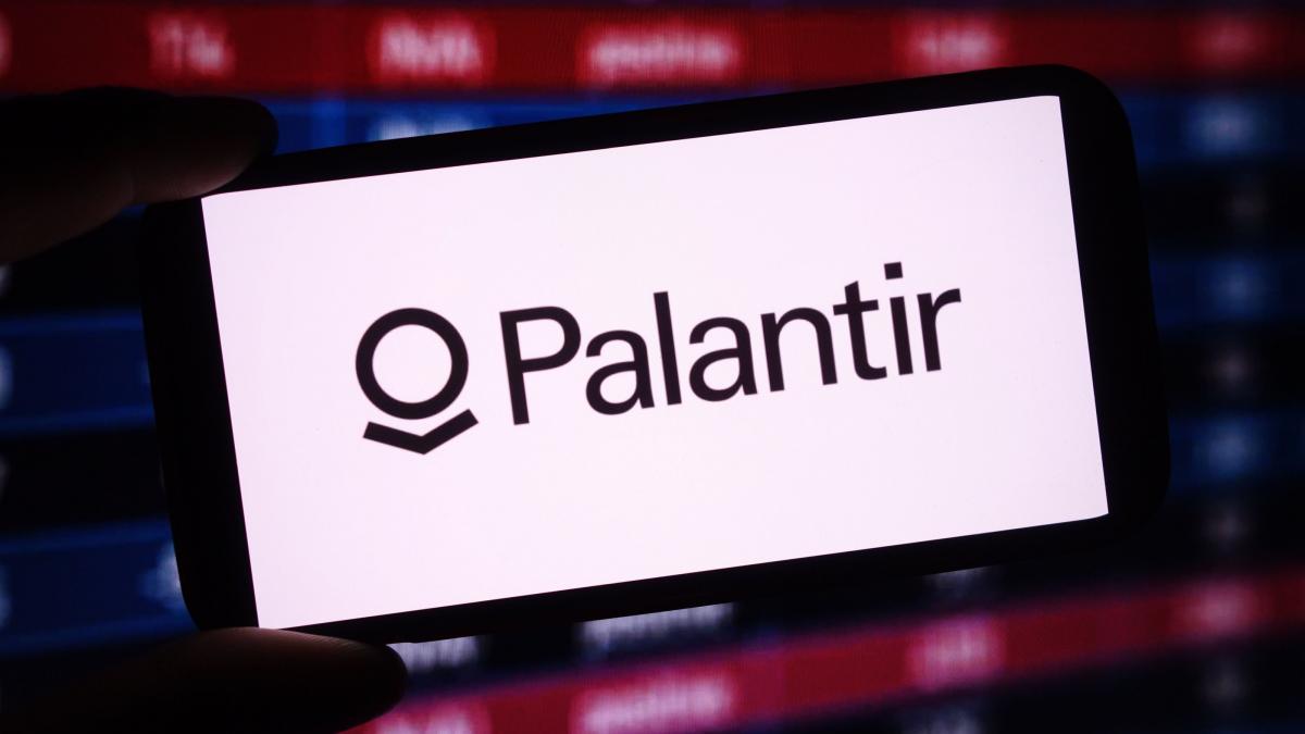 Bani EU, pe filiera PALANTIR: 100+ administratori, investiții masive în tech