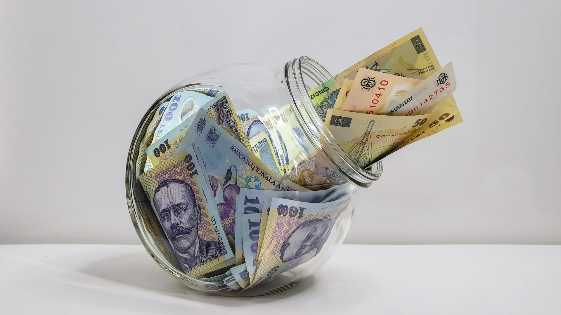 Ministerul Finanțelor a anunțat vineri lansarea unei noi ediții a titlurilor de stat Tezaur, cu dobânzi neimpozabile de până la 7,50% pe an