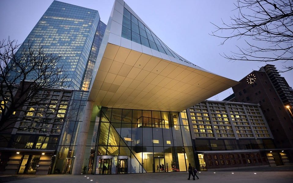 BCE: Câștigurile băncilor din Zona Euro sfidează turbulențele geopolitice