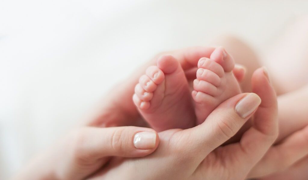 Medici, alertă: Factorul ascuns care dublează riscul morții subite la bebeluși